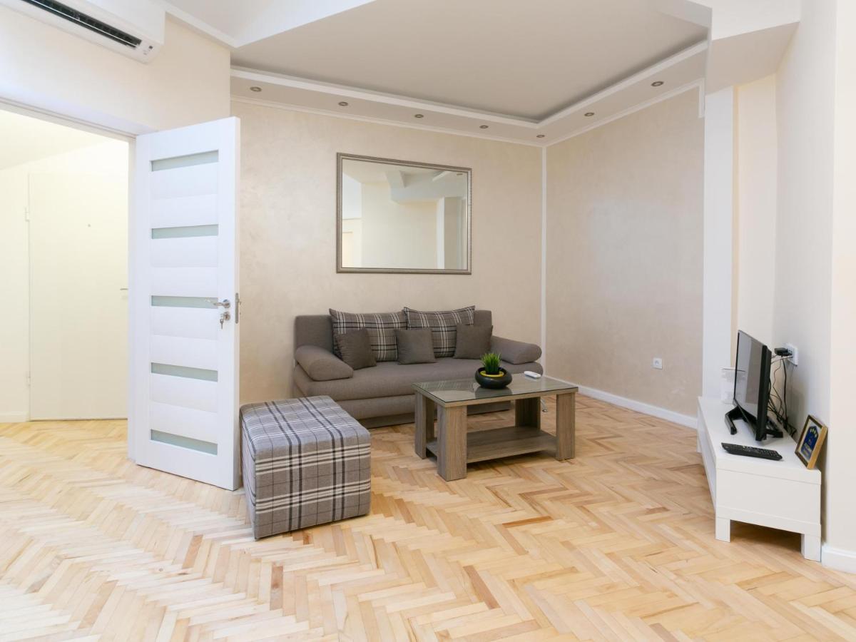 Grand Suite Centre Belgrado Esterno foto