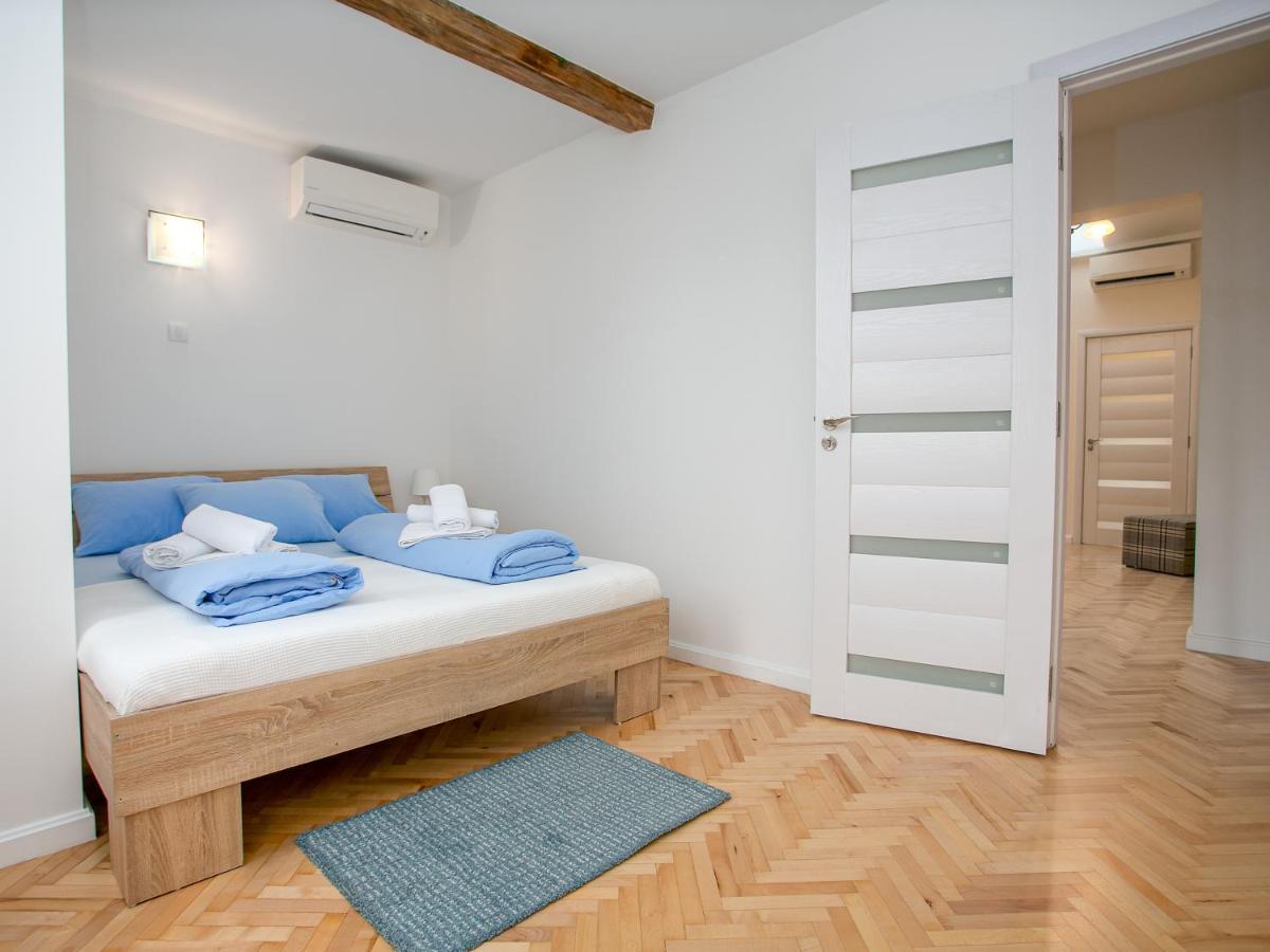 Grand Suite Centre Belgrado Esterno foto