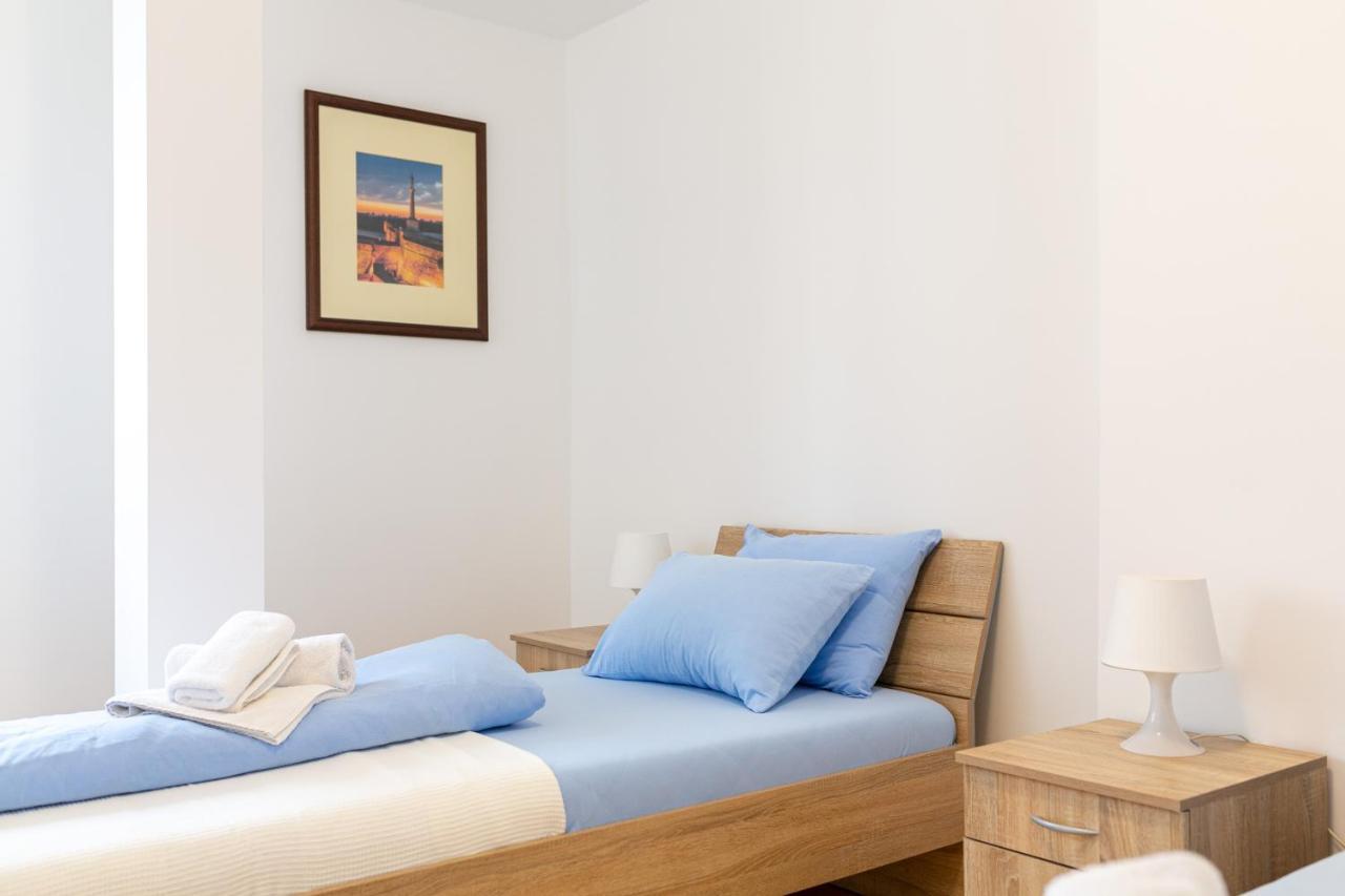 Grand Suite Centre Belgrado Esterno foto