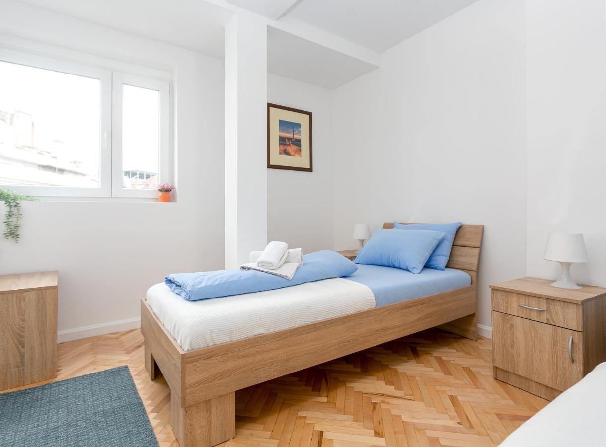 Grand Suite Centre Belgrado Esterno foto