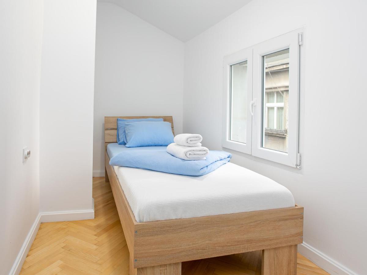 Grand Suite Centre Belgrado Esterno foto