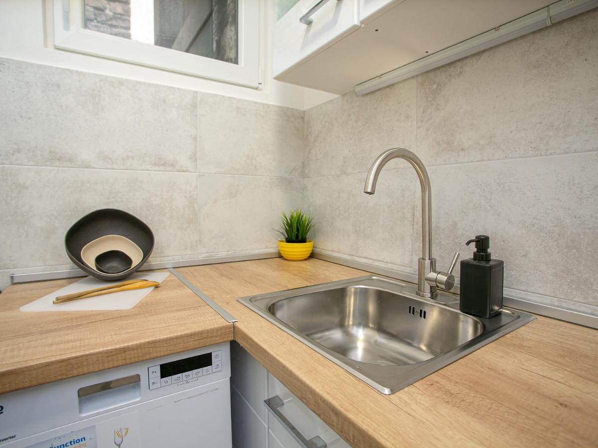 Grand Suite Centre Belgrado Esterno foto