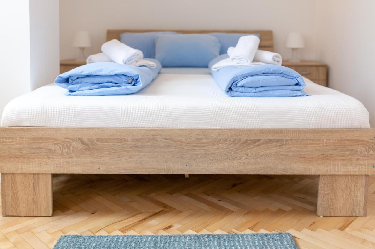 Grand Suite Centre Belgrado Esterno foto