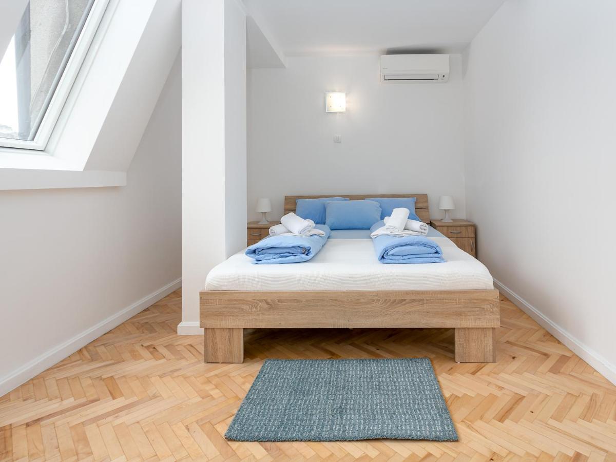 Grand Suite Centre Belgrado Esterno foto